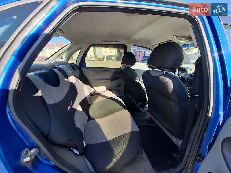 Седан ВАЗ / Lada 1118 Калина 2006 в Львове