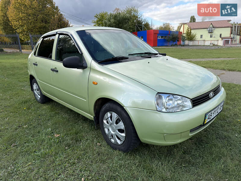 Седан ВАЗ / Lada 1118 Калина 2006 в Ладыжине