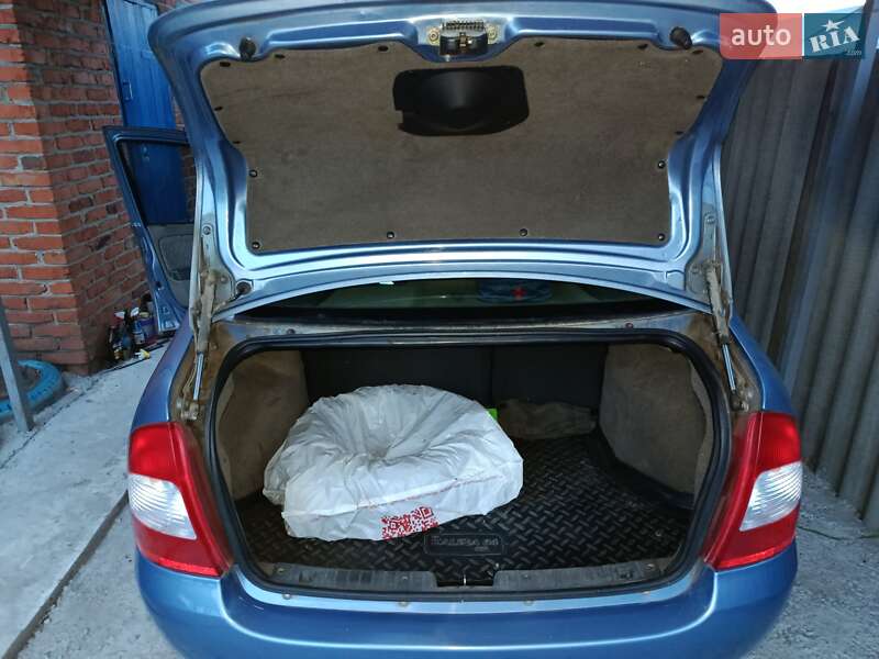 Седан ВАЗ / Lada 1118 Калина 2007 в Новой Водолаге