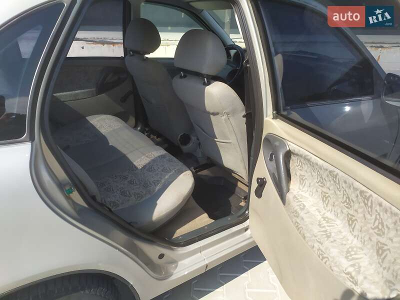 Седан ВАЗ / Lada 1118 Калина 2006 в Житомире