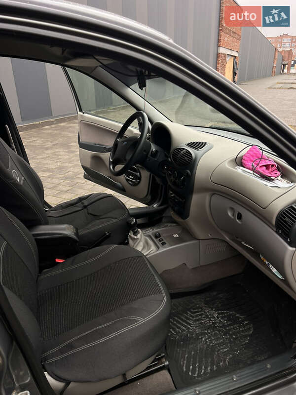 Седан ВАЗ / Lada 1118 Калина 2010 в Хмельницком