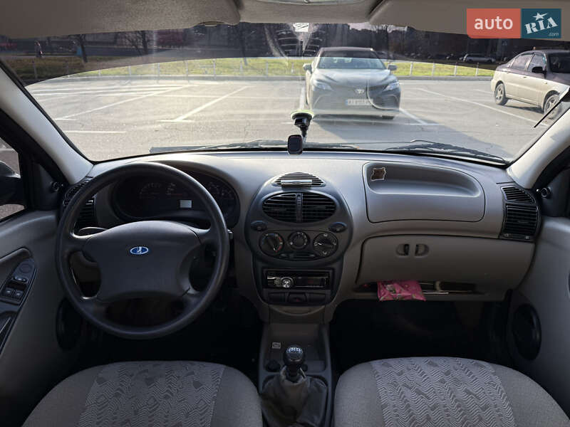 Седан ВАЗ / Lada 1118 Калина 2011 в Києві