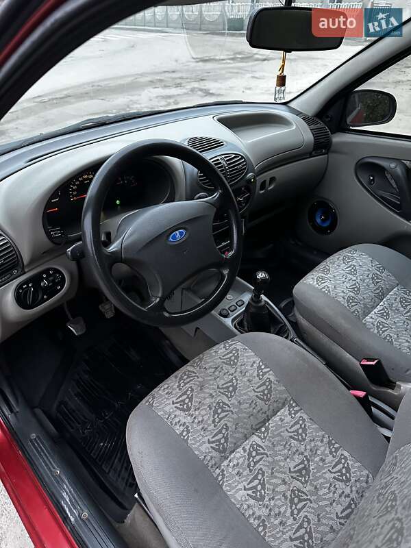 Седан ВАЗ / Lada 1118 Калина 2006 в Чорткові