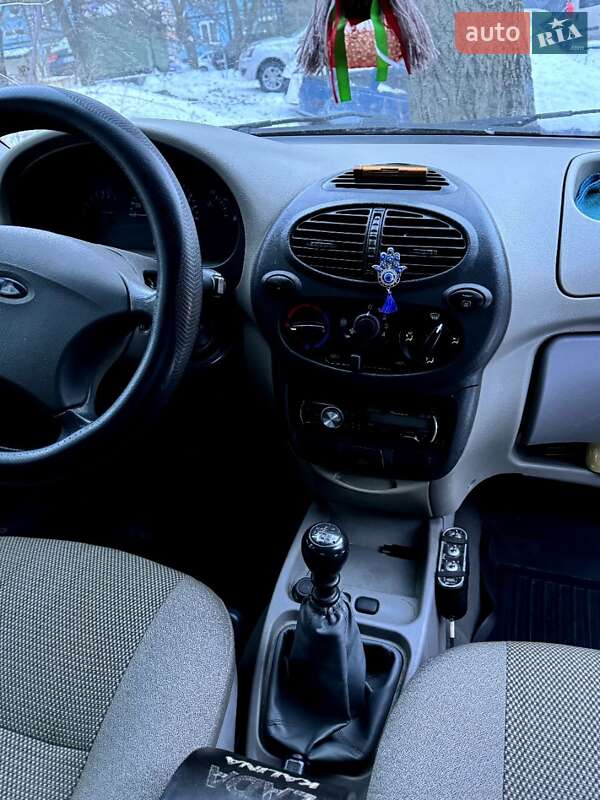 Седан ВАЗ / Lada 1118 Калина 2010 в Дніпрі