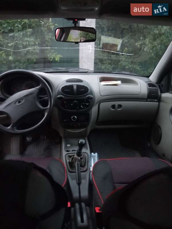 Хетчбек ВАЗ / Lada 1119 Калина 2007 в Синельниковому