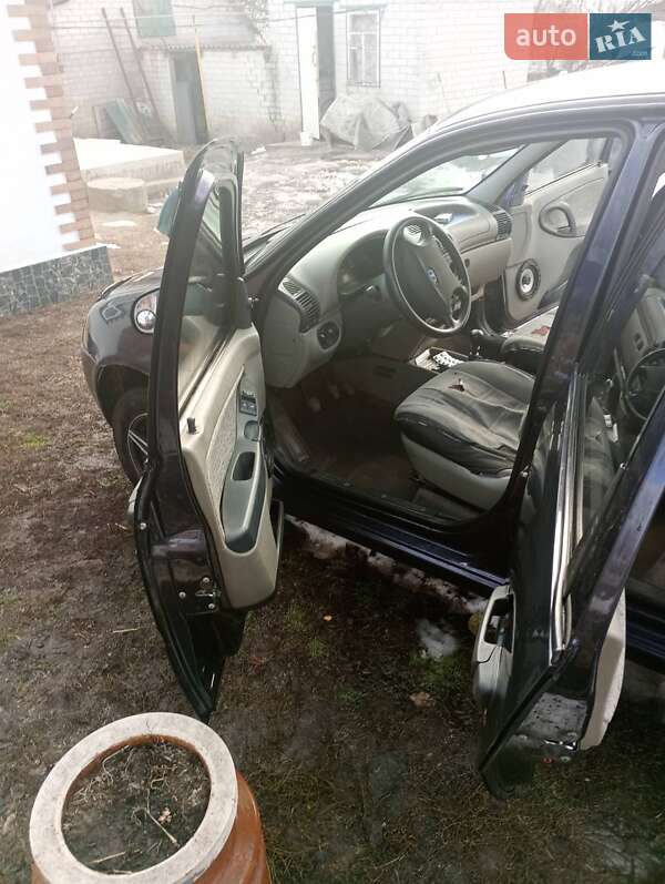 Хэтчбек ВАЗ / Lada 1119 Калина 2007 в Новомиргороде фото 4 Хэтчбек ВАЗ / Lada 1119 Калина 2007 в Новомиргороде