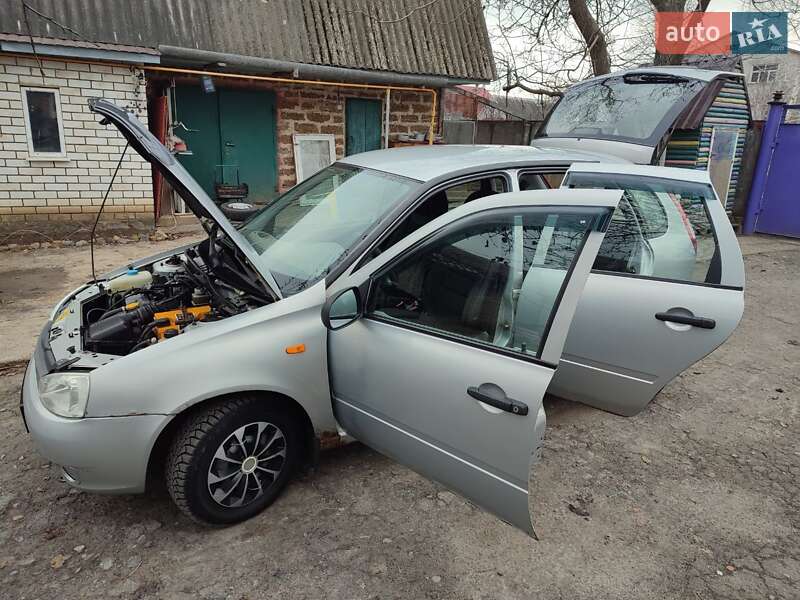 Хэтчбек ВАЗ / Lada 1119 Калина 2007 в Новой Водолаге фото 22 Хэтчбек ВАЗ / Lada 1119 Калина 2007 в Новой Водолаге