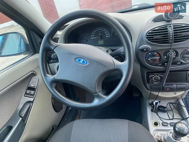 Хэтчбек ВАЗ / Lada 1119 Калина 2008 в Долине