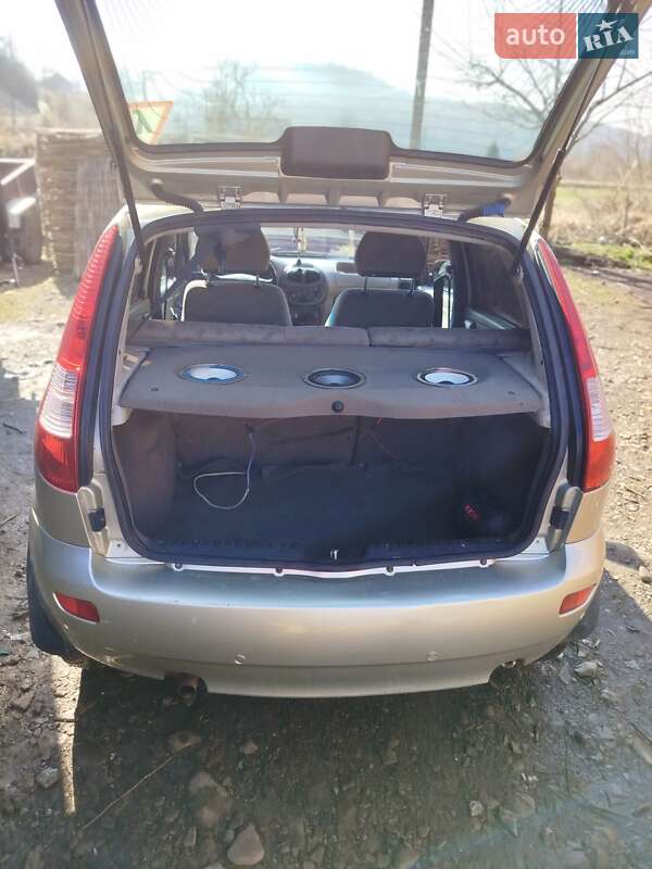 Хэтчбек ВАЗ / Lada 1119 Калина 2005 в Старом Самборе фото 7 Хэтчбек ВАЗ / Lada 1119 Калина 2005 в Старом Самборе