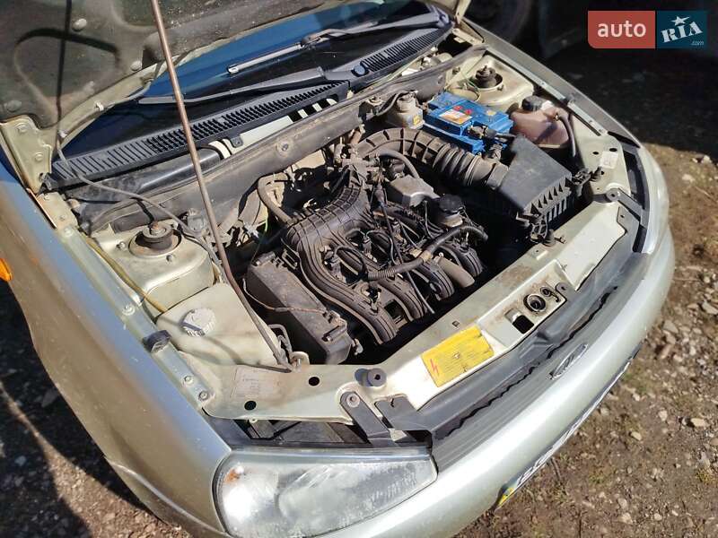 Хэтчбек ВАЗ / Lada 1119 Калина 2005 в Старом Самборе фото 3 Хэтчбек ВАЗ / Lada 1119 Калина 2005 в Старом Самборе