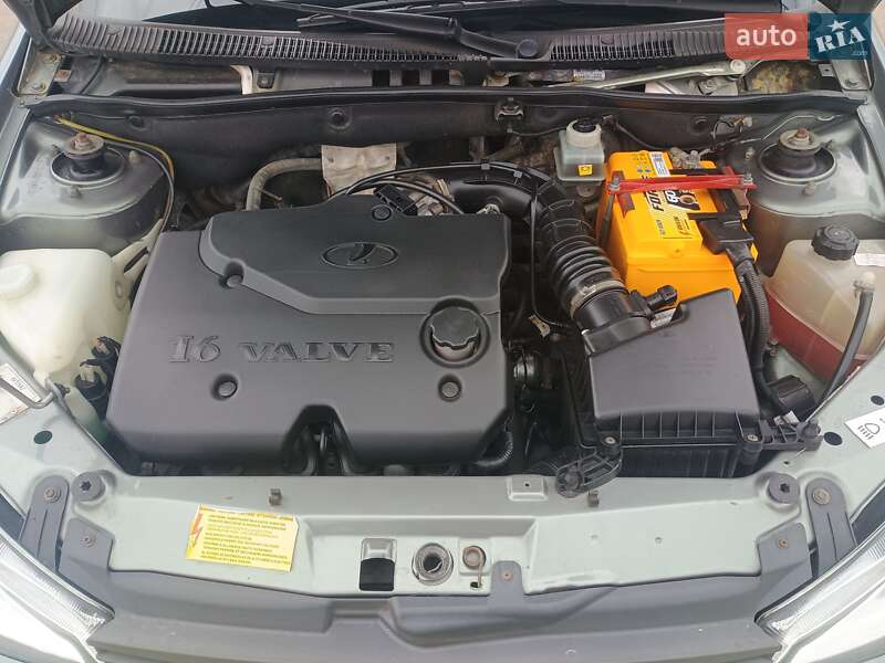 Хэтчбек ВАЗ / Lada 1119 Калина 2011 в Харькове