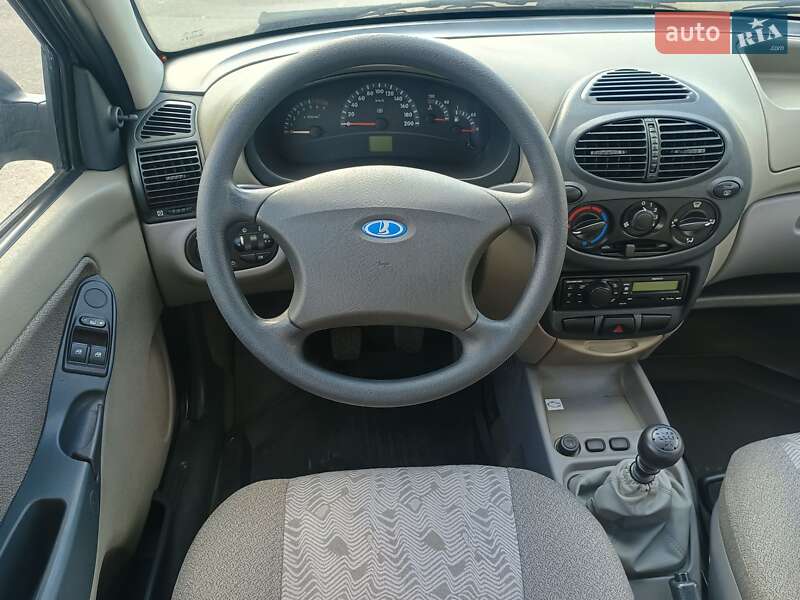 Хэтчбек ВАЗ / Lada 1119 Калина 2011 в Харькове