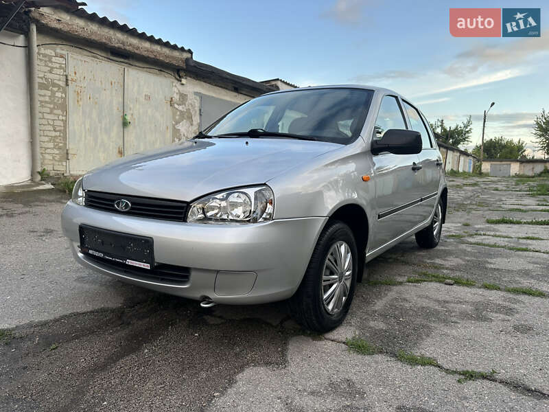 Хэтчбек ВАЗ / Lada 1119 Калина 2012 в Змиеве
