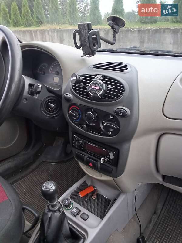 Хэтчбек ВАЗ / Lada 1119 Калина 2008 в Староконстантинове фото 3 Хэтчбек ВАЗ / Lada 1119 Калина 2008 в Староконстантинове