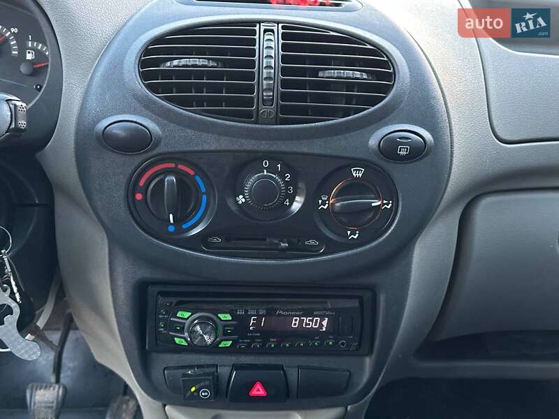 Хетчбек ВАЗ / Lada 1119 Калина 2007 в Волочиську фото 16 Хетчбек ВАЗ / Lada 1119 Калина 2007 в Волочиську