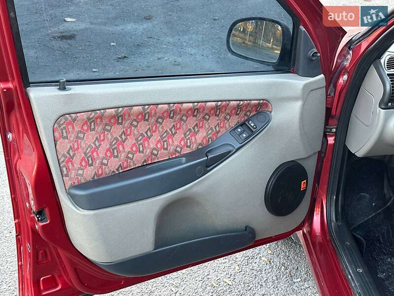 Хетчбек ВАЗ / Lada 1119 Калина 2007 в Волочиську фото 12 Хетчбек ВАЗ / Lada 1119 Калина 2007 в Волочиську