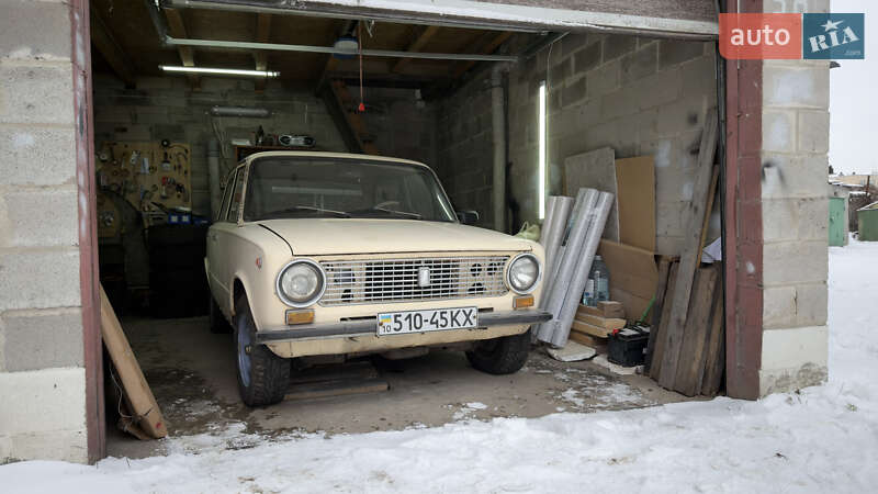 Седан ВАЗ / Lada 2101 1985 в Киеве
