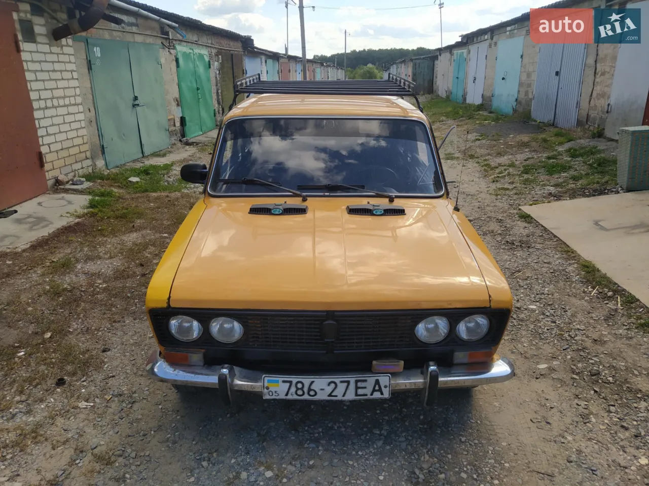 Продам ваз 2103 мотор нормальный масло не ест, и не дымит ходовая сделано на бензине КПП 4 ступка резина хорошая, 26 тысяч торг номер телефона