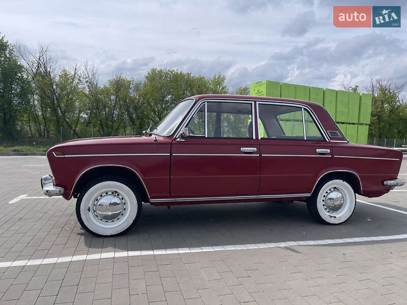 Седан ВАЗ / Lada 2103 1974 в Киеве