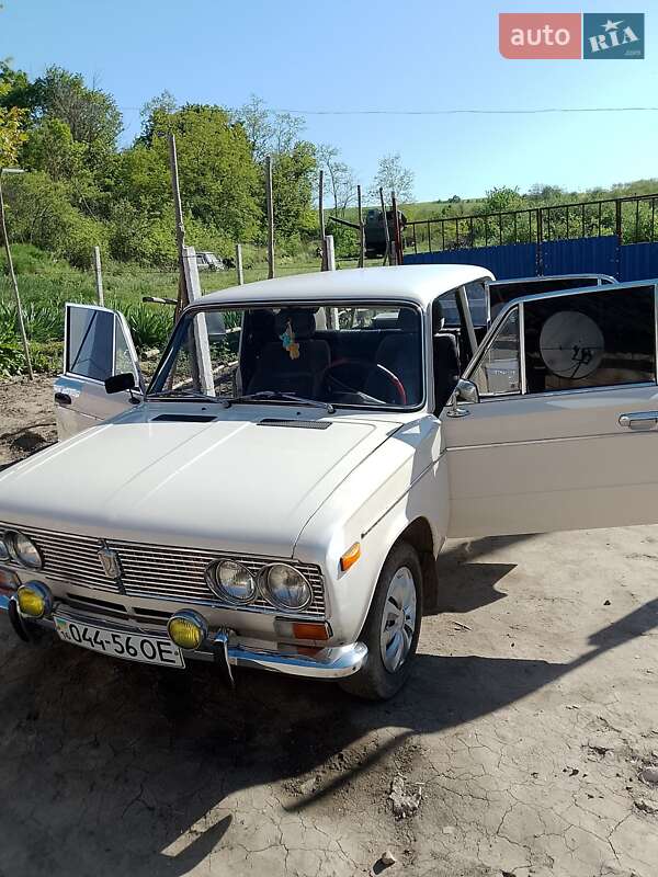Седан ВАЗ / Lada 2103 1976 в Окнах