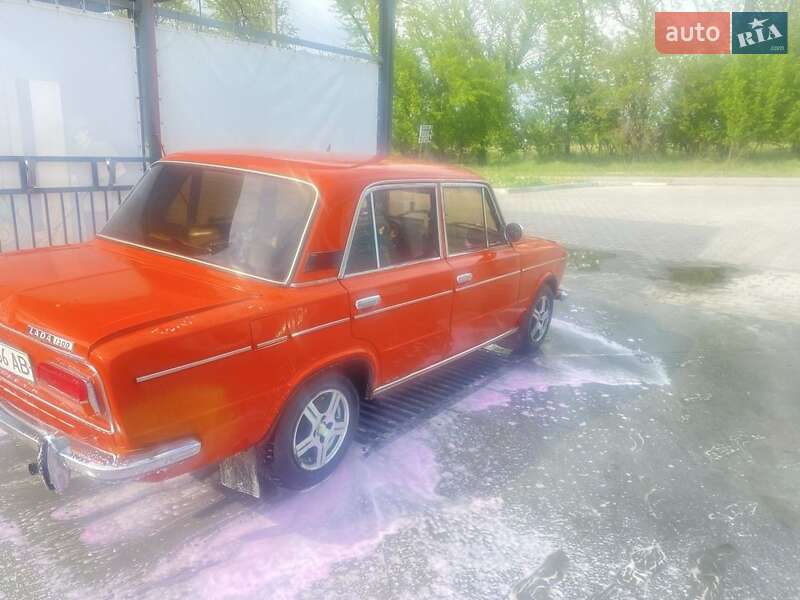 Седан ВАЗ / Lada 2103 1983 в Запорожье