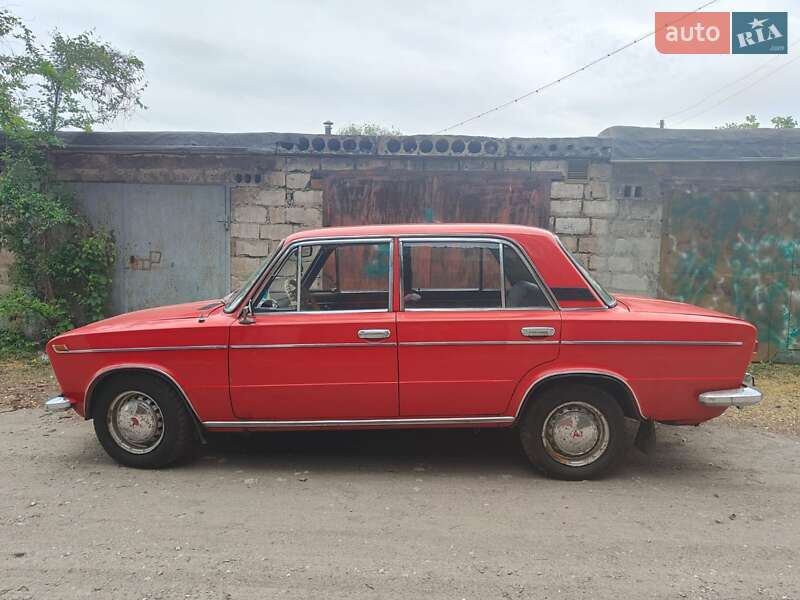 Седан ВАЗ / Lada 2103 1980 в Кам'янському