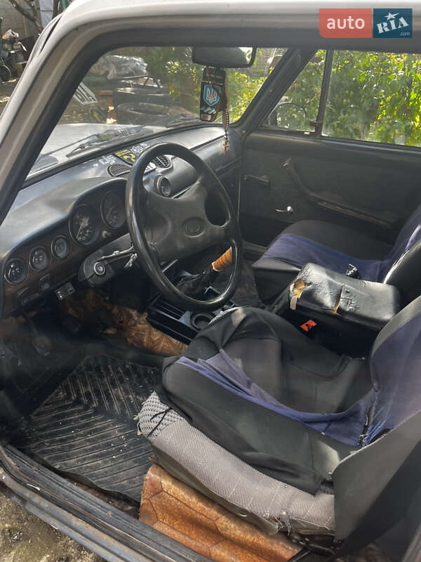 Седан ВАЗ / Lada 2103 1983 в Киеве