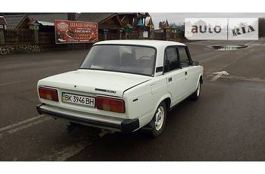 Седан ВАЗ / Lada 2105 1995 в Ровно