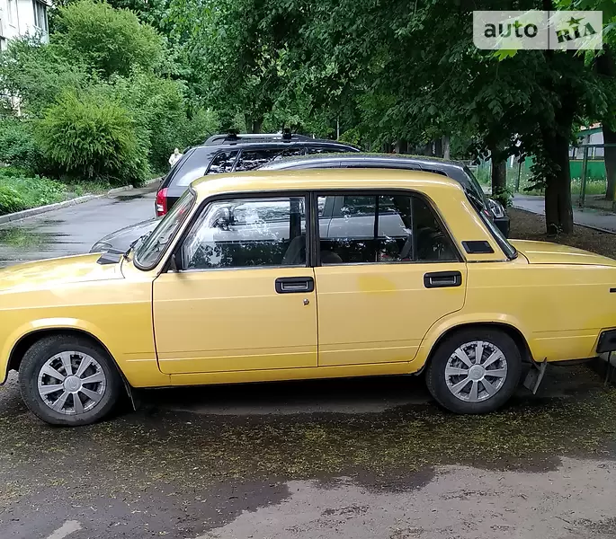 Седан ВАЗ 2105 1982 в 