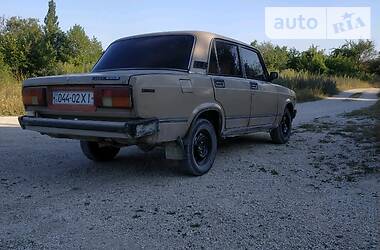 Седан ВАЗ / Lada 2105 1983 в Каменец-Подольском