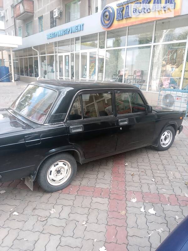 Седан ВАЗ / Lada 2105 1991 в Мариуполе
