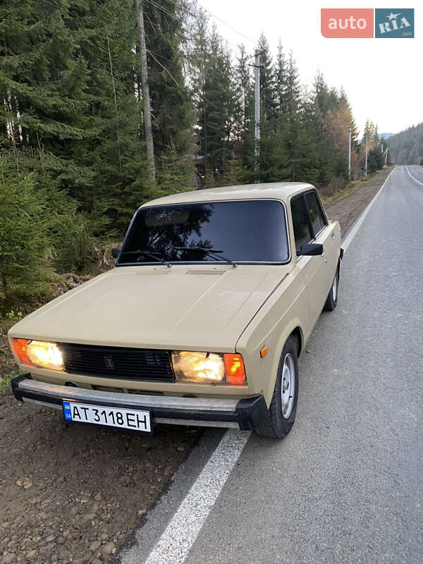 Седан ВАЗ / Lada 2105 1983 в Ивано-Франковске