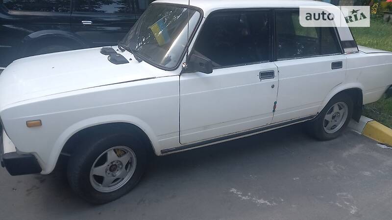 Седан ВАЗ / Lada 2105 1992 в Ирпене