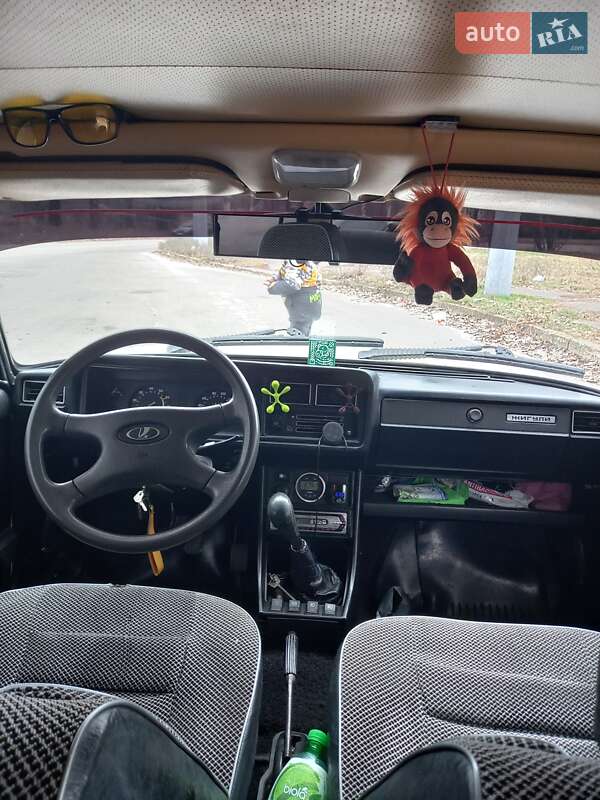 Седан ВАЗ / Lada 2105 1990 в Кривом Роге фото 13 Седан ВАЗ / Lada 2105 1990 в Кривом Роге