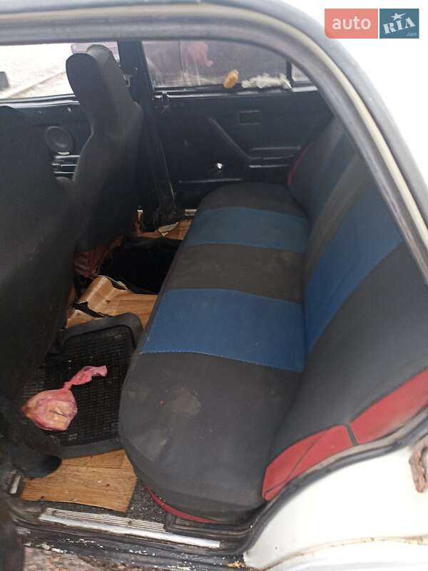 Седан ВАЗ / Lada 2105 1982 в Згуровке