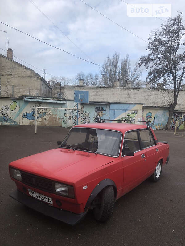 Седан ВАЗ / Lada 2105 1980 в Одессе