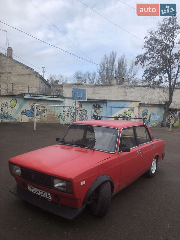 Седан ВАЗ / Lada 2105 1980 в Одессе