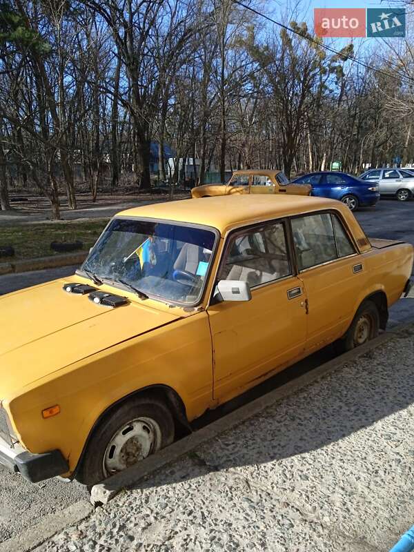 Седан ВАЗ / Lada 2105 1982 в Новомосковську
