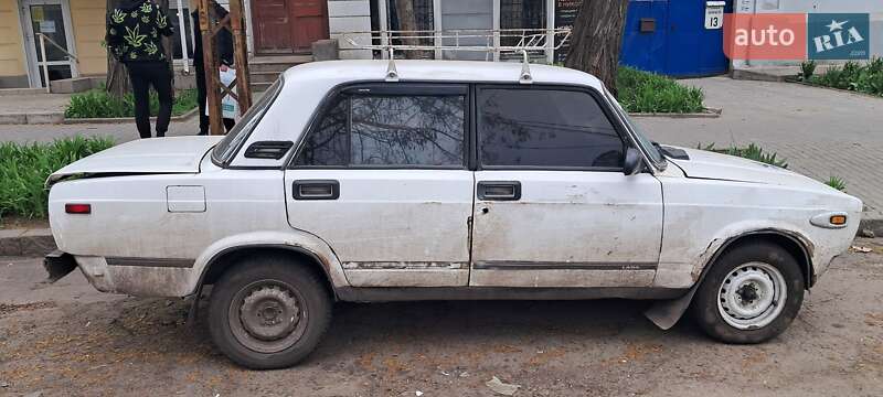 Седан ВАЗ / Lada 2105 1983 в Миколаєві