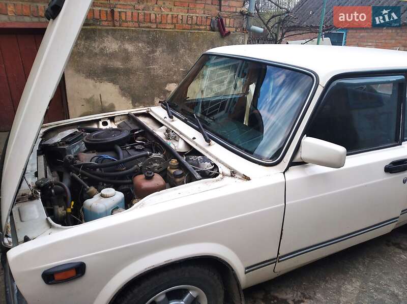 Седан ВАЗ / Lada 2105 1991 в Житомире