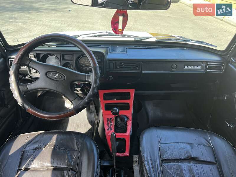 Седан ВАЗ / Lada 2105 2001 в Одессе