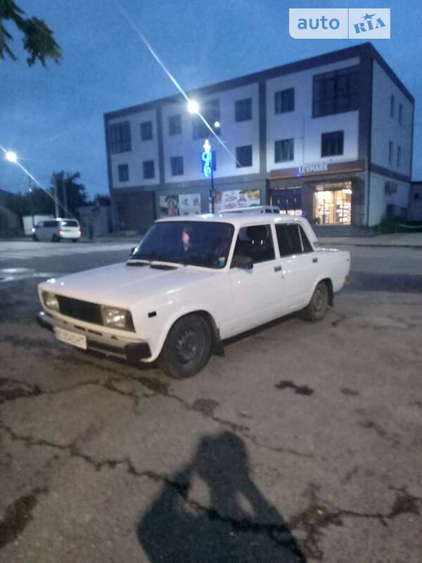Седан ВАЗ / Lada 2105 1990 в Львове