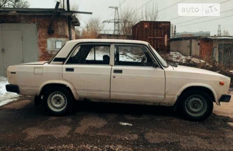 Седан ВАЗ / Lada 2105 1984 в Вишневому