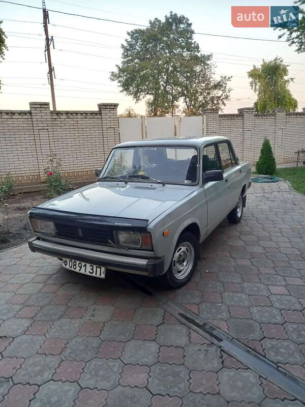 Седан ВАЗ / Lada 2105 1990 в Запорожье
