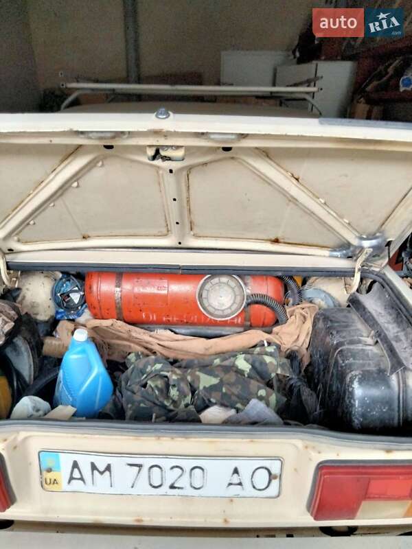 Седан ВАЗ / Lada 2105 1984 в Житомирі