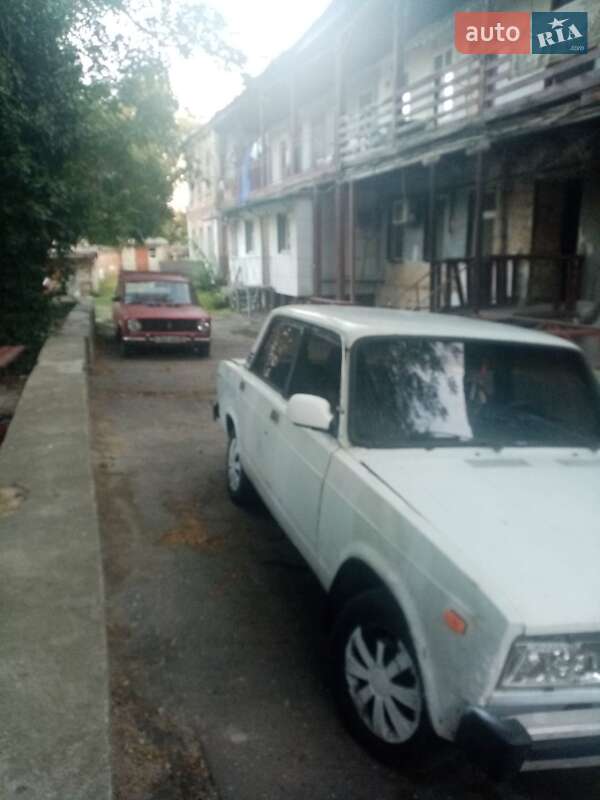 Седан ВАЗ / Lada 2105 1982 в Одессе