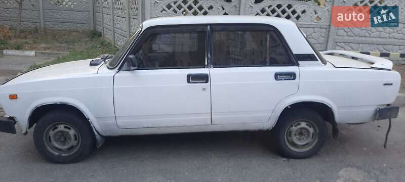 Седан ВАЗ / Lada 2105 1986 в Херсоні