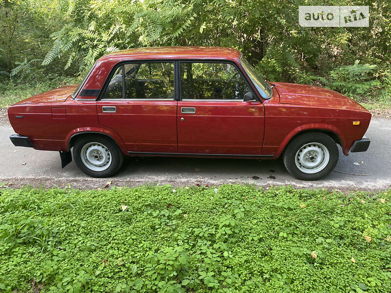 Седан ВАЗ / Lada 2105 1996 в Днепре