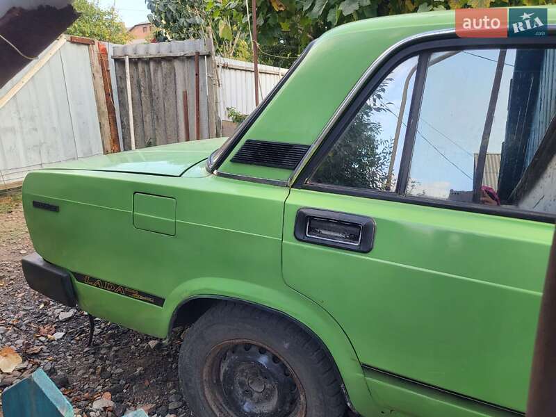 Седан ВАЗ / Lada 2105 1981 в Харькове