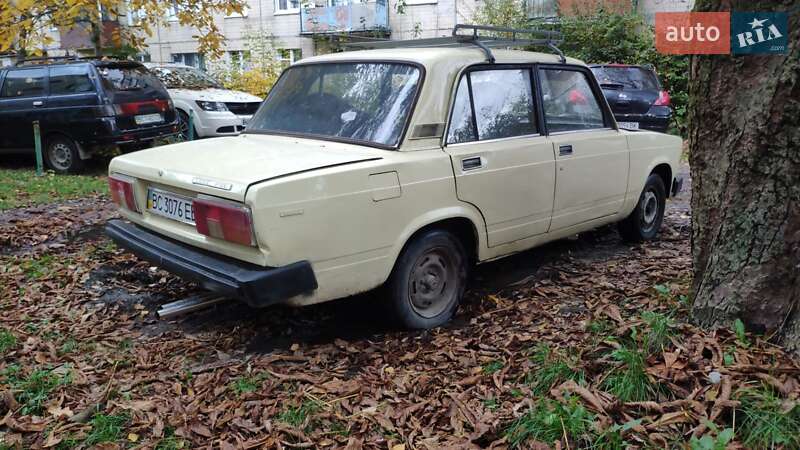 Седан ВАЗ / Lada 2105 1983 в Львові фото 3 Седан ВАЗ / Lada 2105 1983 в Львові